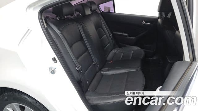 Kia K3 Trendy, 2013 12