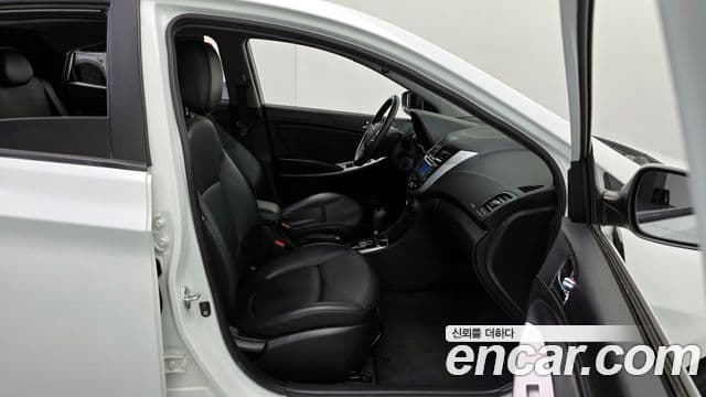 Hyundai Accent(новый кузов / новое поколение) Premier, 2012 10