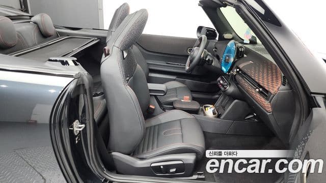Mini Cooper S кабриолет 4세대 JCW, 2025 11