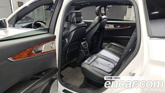 Lincoln MKX 2세대, 2017 11
