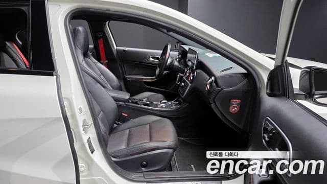 Mercedes-Benz A-класс W176 A45 AMG 4MATIC, 2015 10