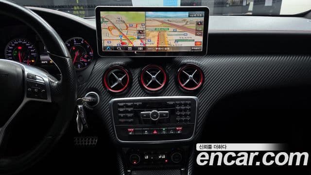 Mercedes-Benz A-класс W176 A45 AMG 4MATIC, 2015 14