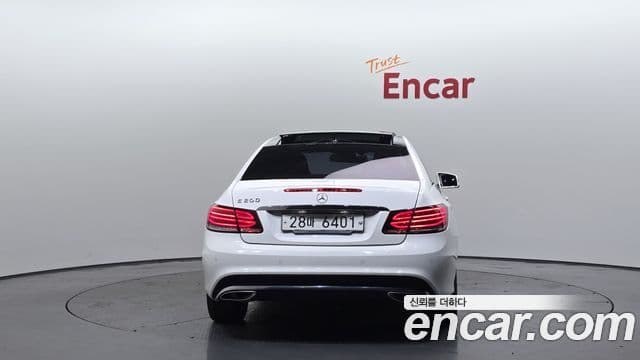 Mercedes-Benz E-класс W212 E200 купе, 2014 4