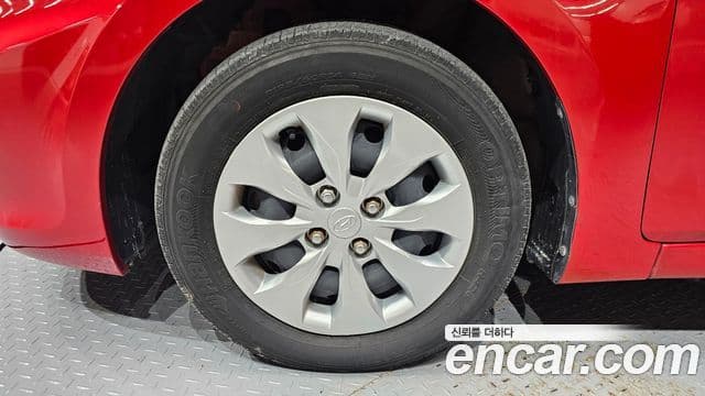 Hyundai Accent(новый кузов / новое поколение) 1.4 VVT Smart, 2016 все фото