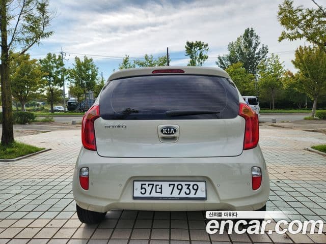 Kia All New Morning Deluxe Trendy, 2015 4