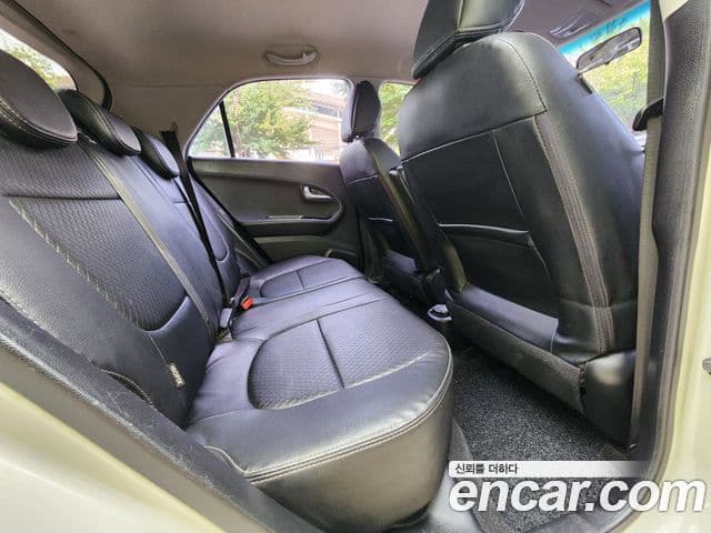 Kia All New Morning Deluxe Trendy, 2015 11