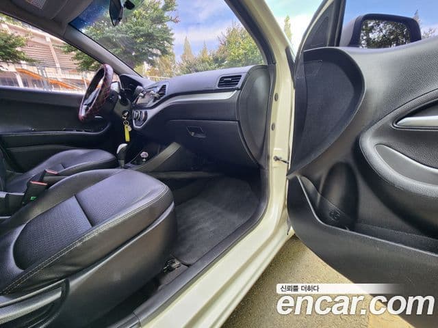 Kia All New Morning Deluxe Trendy, 2015 13