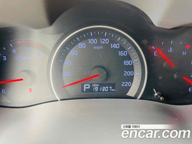 Kia Carnival R люксовая версия, 2013 7