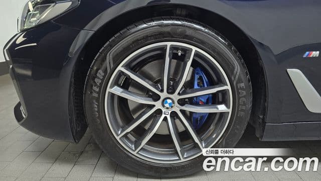 BMW 5시리즈 (G30) 520i M Sport, 2023 все фото