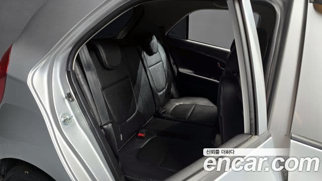 Kia All New Morning Deluxe, 2012 11