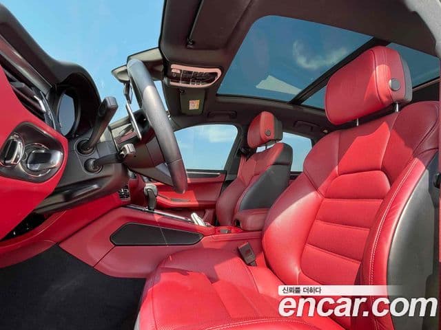 Porsche Macan 95B, 2023 7