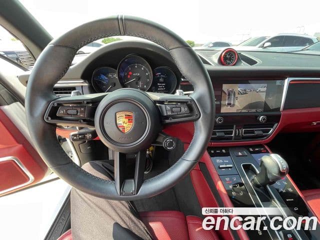 Porsche Macan 95B, 2023 17