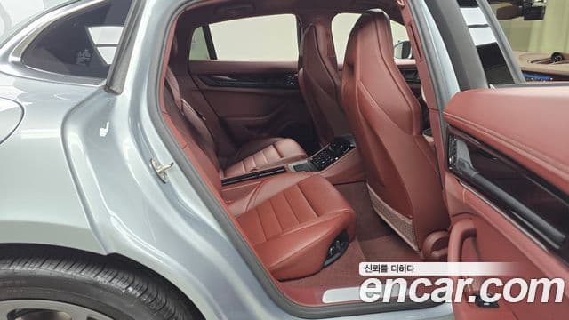 Porsche Panamera (976), 2025 12