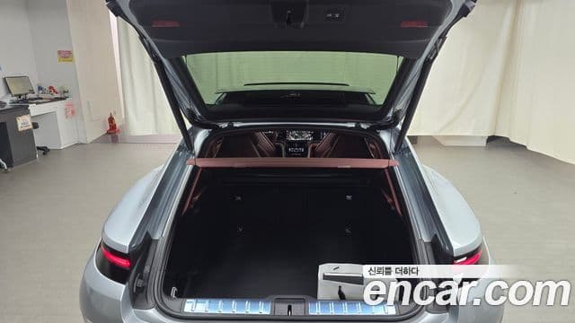 Porsche Panamera (976), 2025 20