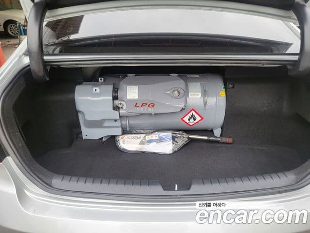 Hyundai LF Sonata Premium, 2016 18