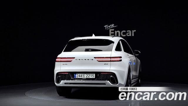 Genesis GV70, 2024 4