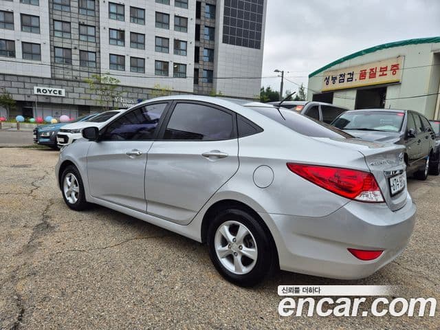 Hyundai Accent(новый кузов / новое поколение) Premier, 2012 4