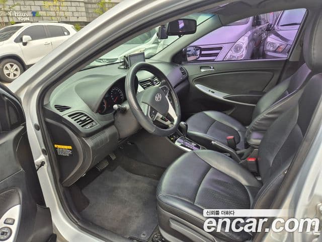 Hyundai Accent(новый кузов / новое поколение) Premier, 2012 11