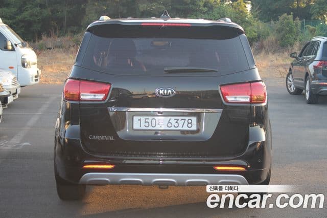 Kia All New Carnival Luxury, 2017 3