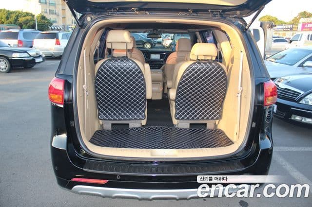Kia All New Carnival Luxury, 2017 10