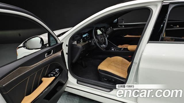 Kia K5 3세대 Signature, 2023 11