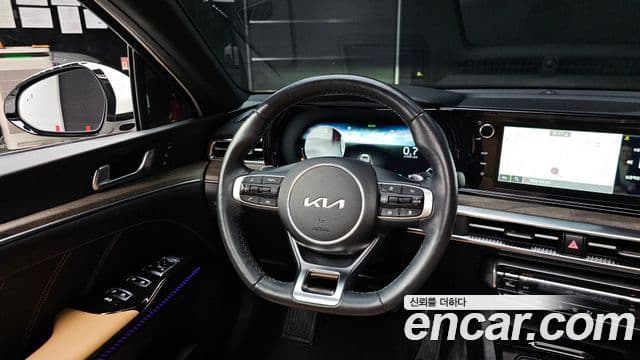 Kia K5 3세대 Signature, 2023 12