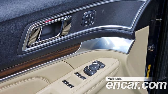 Ford Explorer 5세대, 2016 18