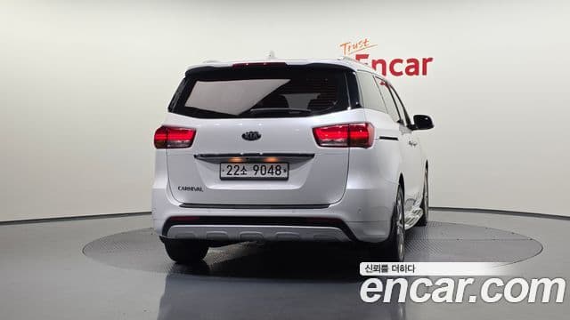 Kia All New Carnival Noblesse, 2015 4