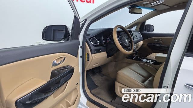 Kia All New Carnival Noblesse, 2015 10