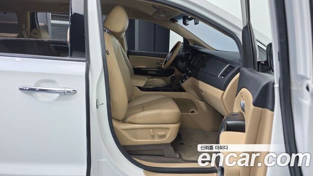 Kia All New Carnival Noblesse, 2015 11