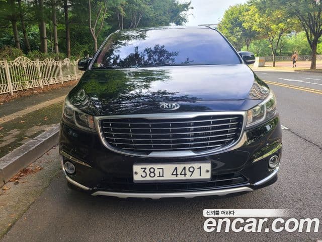 Kia All New Carnival Prestige, 2015 3