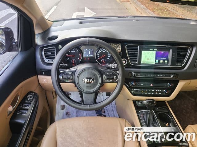 Kia All New Carnival Prestige, 2015 11