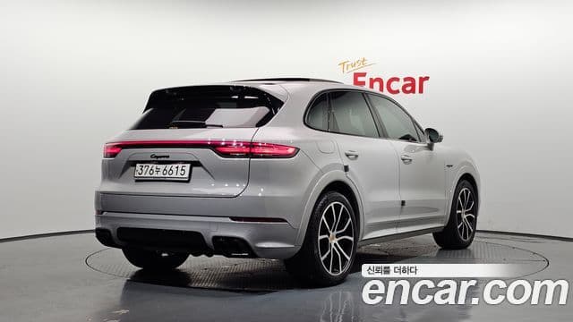 Porsche Cayenne (PO536) 3.0 E-гибрид, 2021 2