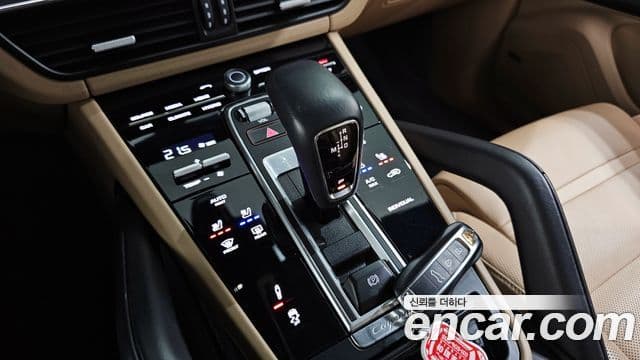 Porsche Cayenne (PO536) 3.0 E-гибрид, 2021 9