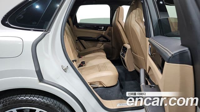 Porsche Cayenne (PO536) 3.0 E-гибрид, 2021 12