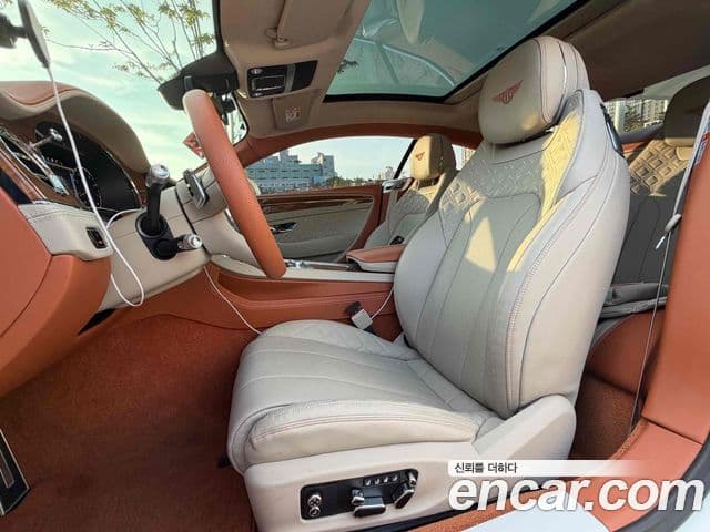 Bentley Continental GT 3세대 4.0 GT Azure, 2023 10