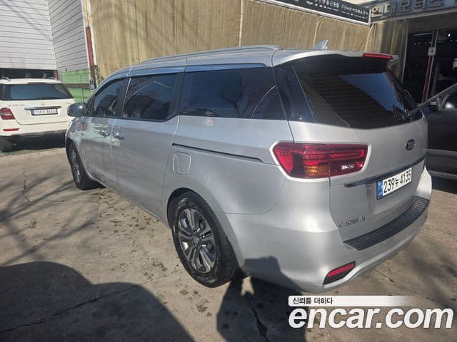 Kia The / новый New Carnival Luxury, 2019 все фото