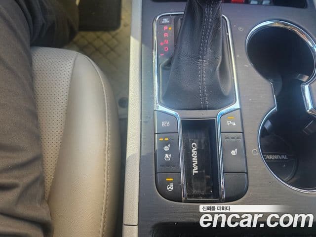 Kia The / новый New Carnival Luxury, 2019 14