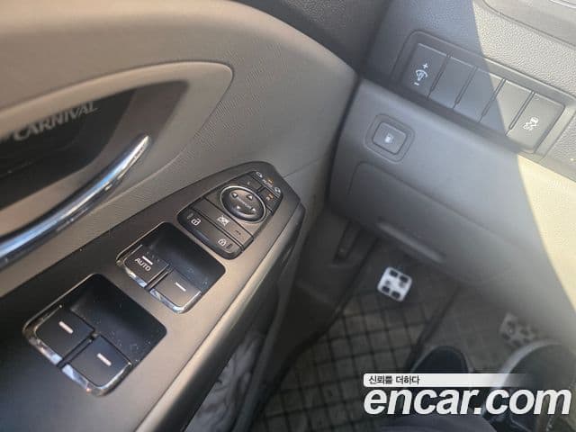 Kia The / новый New Carnival Luxury, 2019 16