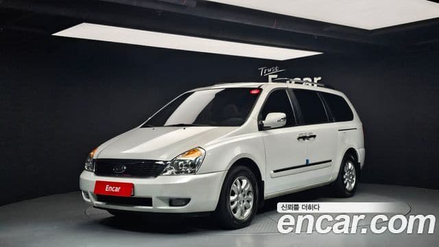 Kia Carnival R Premium, 2012 1