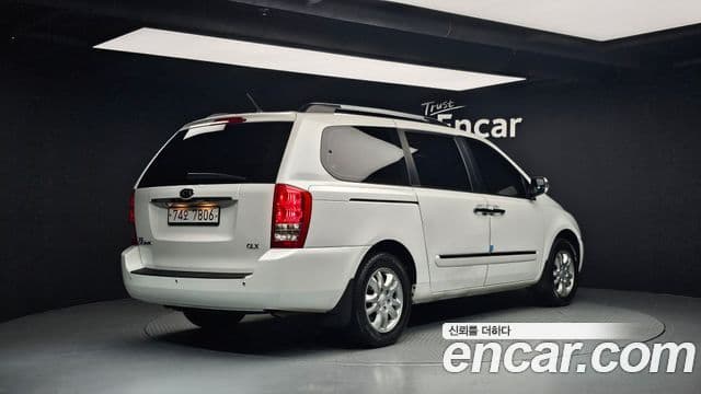 Kia Carnival R Premium, 2012 2