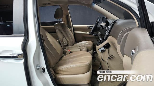 Kia Carnival R Premium, 2012 10