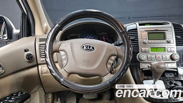 Kia Carnival R Premium, 2012 13