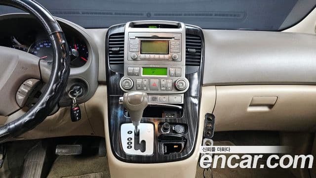 Kia Carnival R Premium, 2012 14