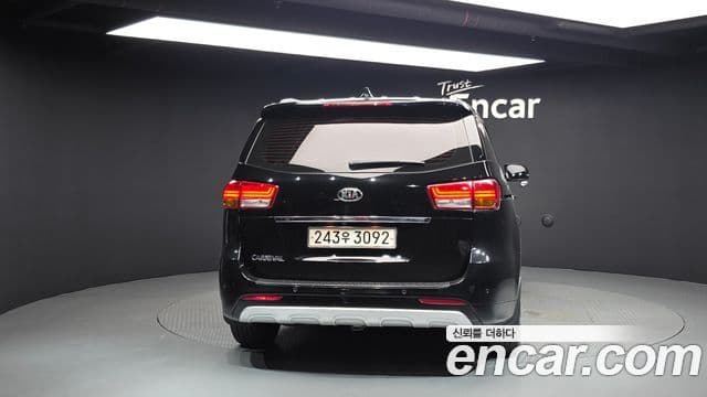 Kia All New Carnival Noblesse, 2017 4