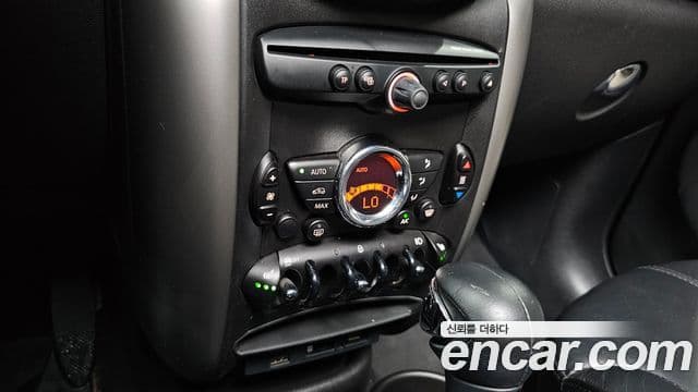 Mini Cooper D Countryman 1세대, 2016 17