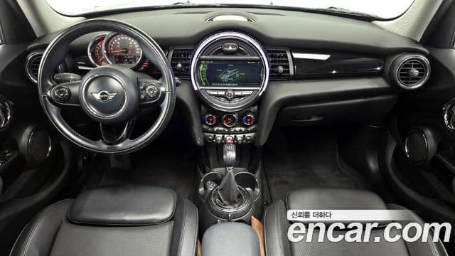 Mini Cooper 3세대, 2015 7