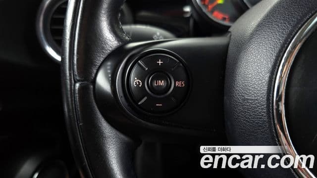 Mini Cooper 3세대, 2015 18