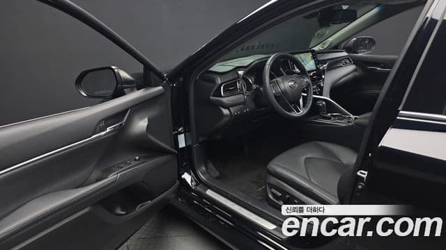 Toyota 캠리 (XV70) 2.5 XLE гибрид, 2023 10