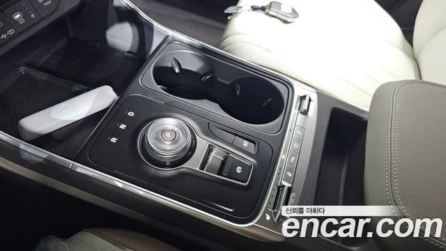 Kia The / новый New Carnival 4세대 7인승 High Limousine (компания по спецнадстройкам), 2025 9